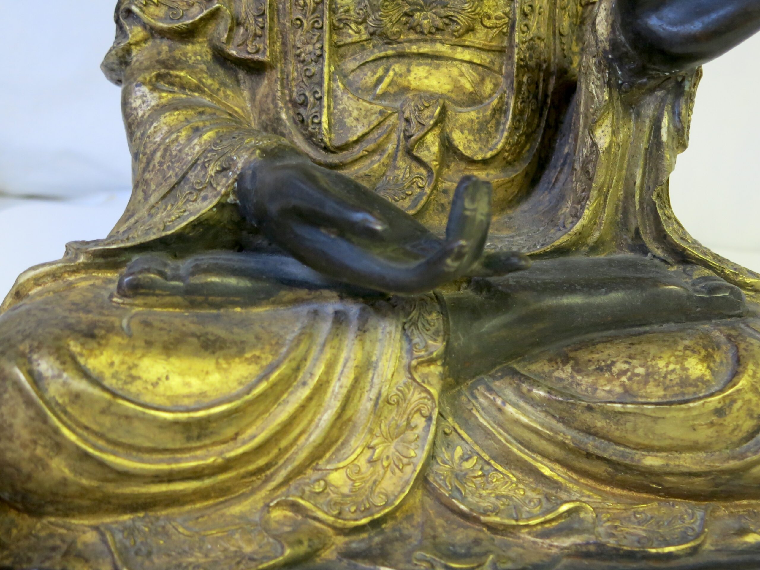 19th C. Chinese Gilt Bronze Seated Guanyin Bodhisattva - Image 13