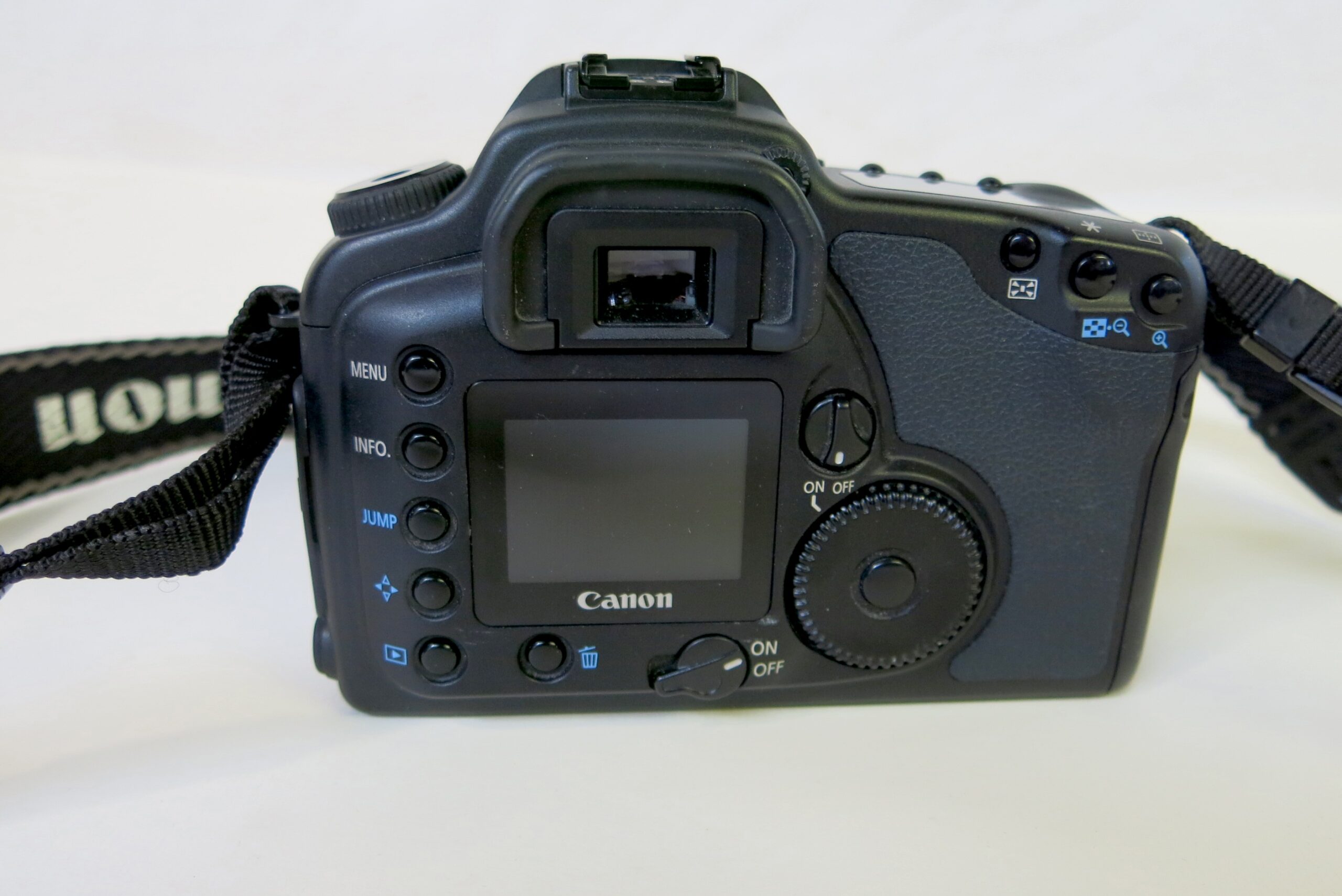 Canon EOS 10D Digital Camera with 28mm Ultrasonic Lens EF - Image 5