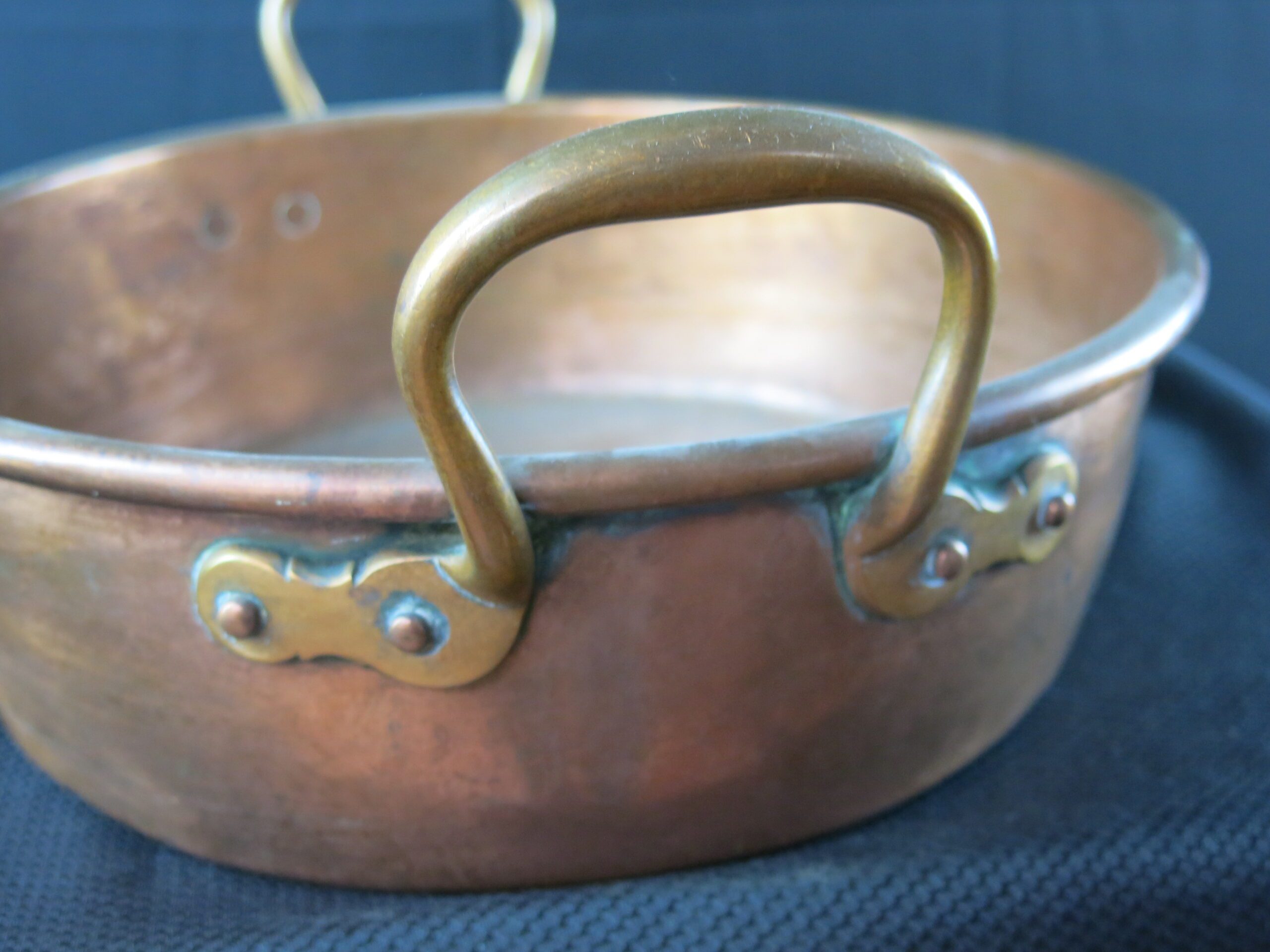 Antique Hand Forged Copper Cauldron Twin Bronze Handles 13" - Image 4