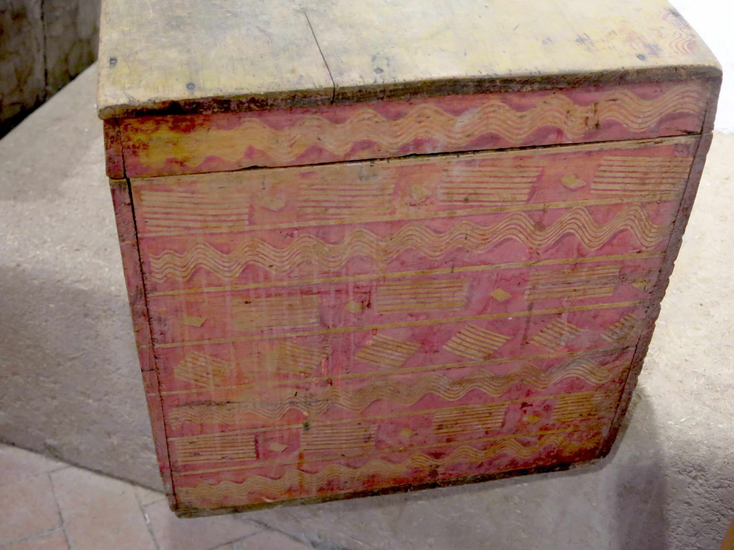 19th C. Hand Stenciled Pennsylvania Dutch Farmhouse Storage Chest - Image 11