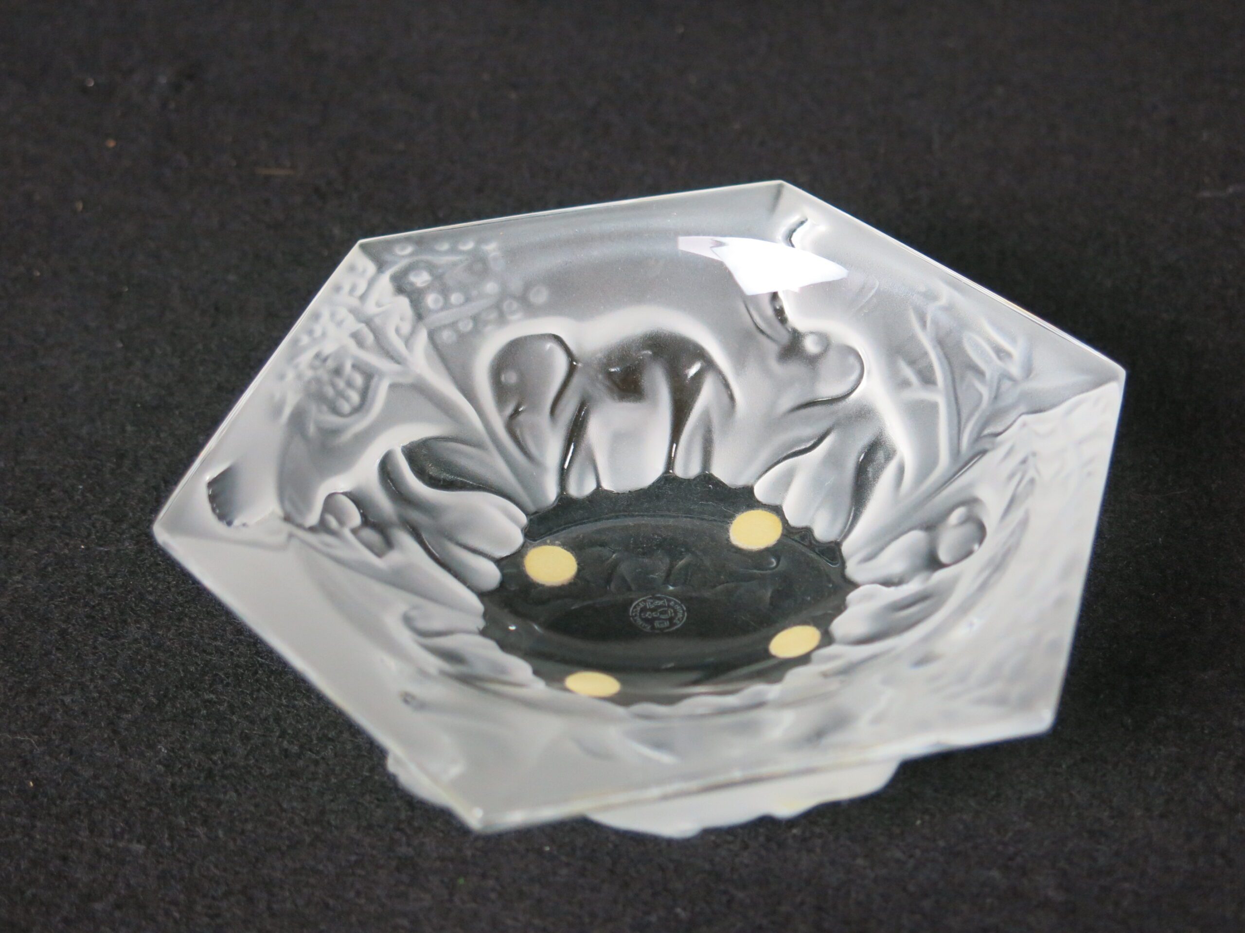 Baccarat France "Bol Éléphant" Elephant Nut Bowl - Image 4