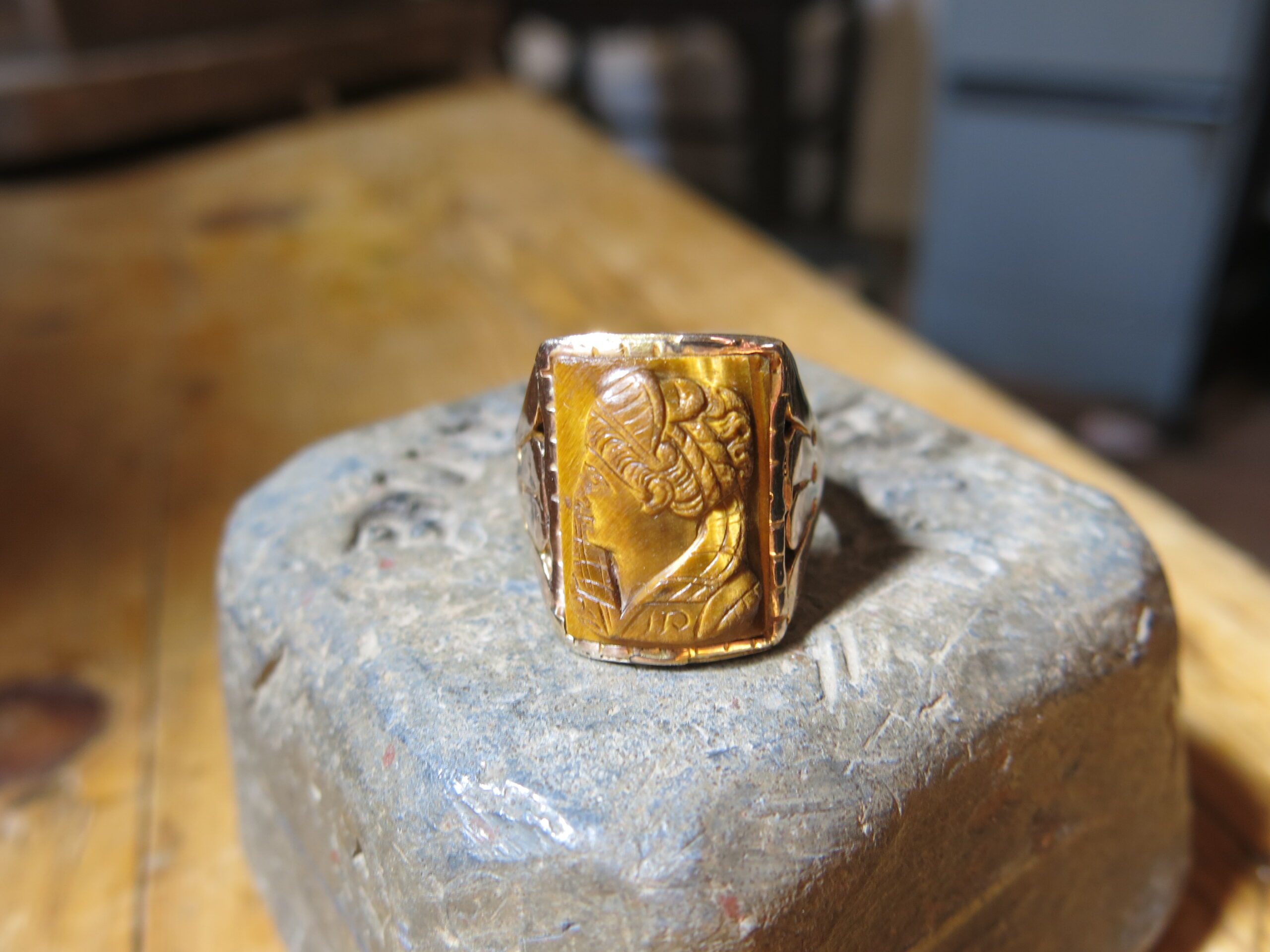 Ca. 1900 10k Gold Carved Tiger's Eye Cameo Signet 10g Ring - Image 6