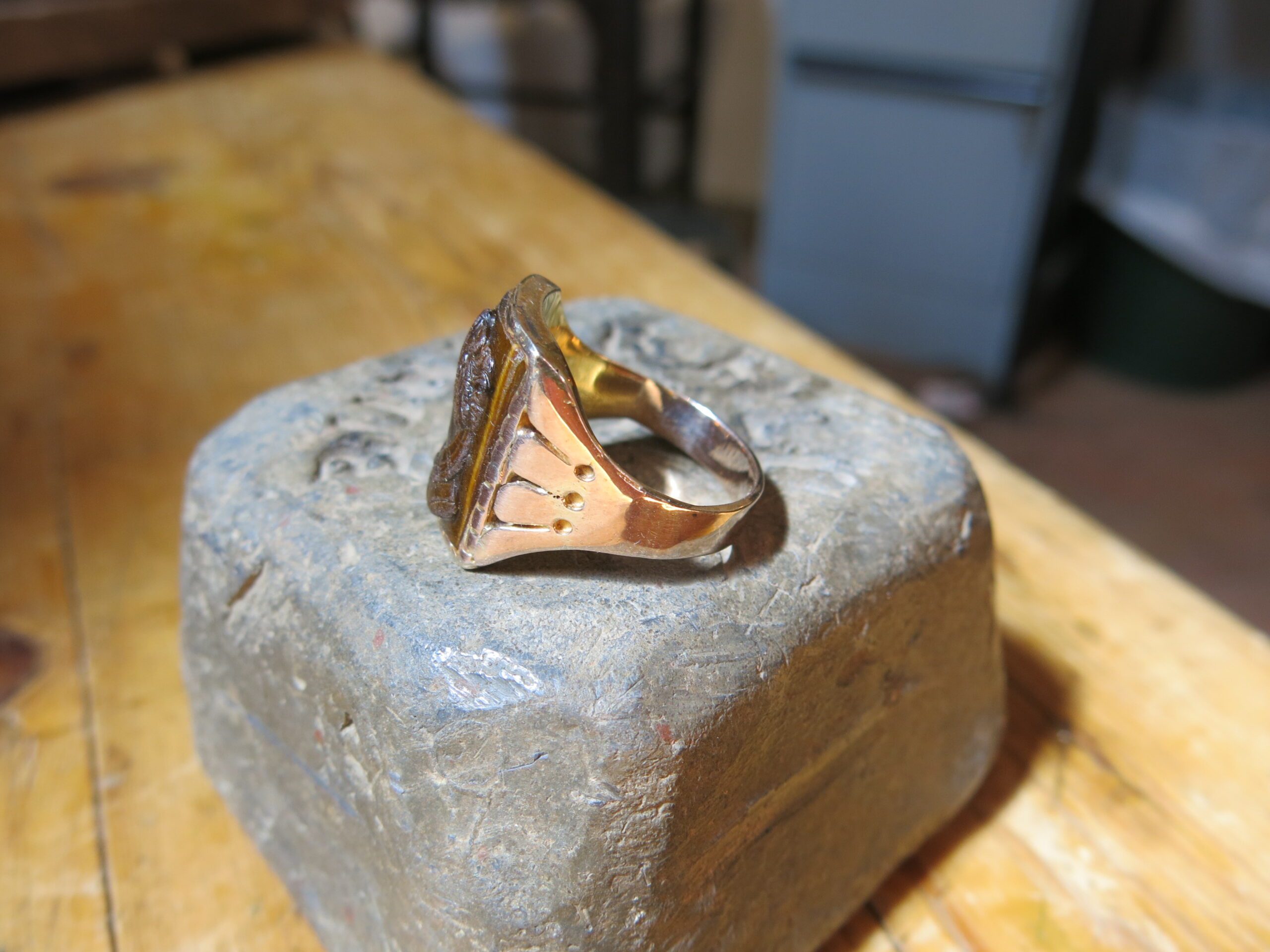 Ca. 1900 10k Gold Carved Tiger's Eye Cameo Signet 10g Ring - Image 7