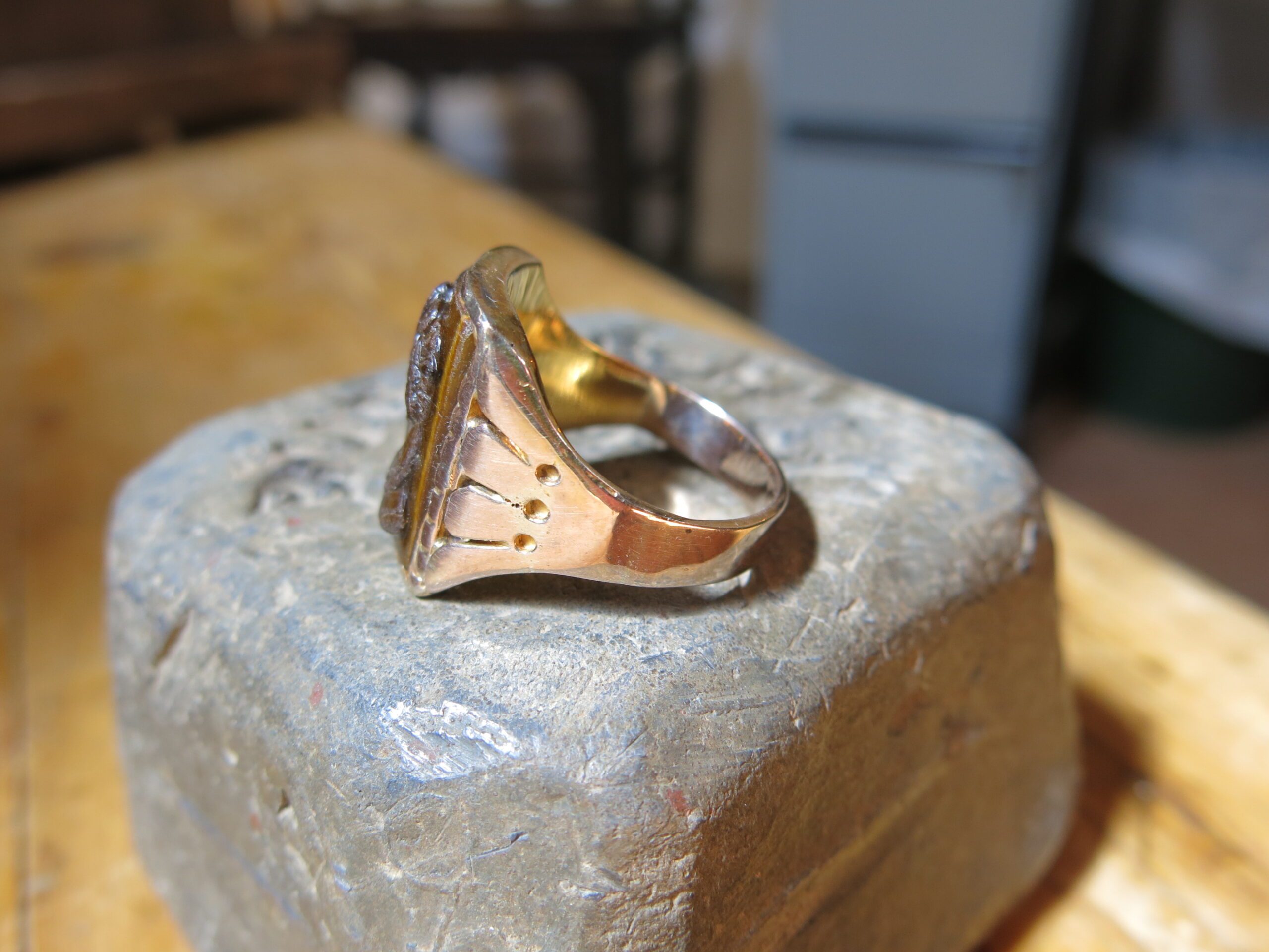 Ca. 1900 10k Gold Carved Tiger's Eye Cameo Signet 10g Ring - Image 14