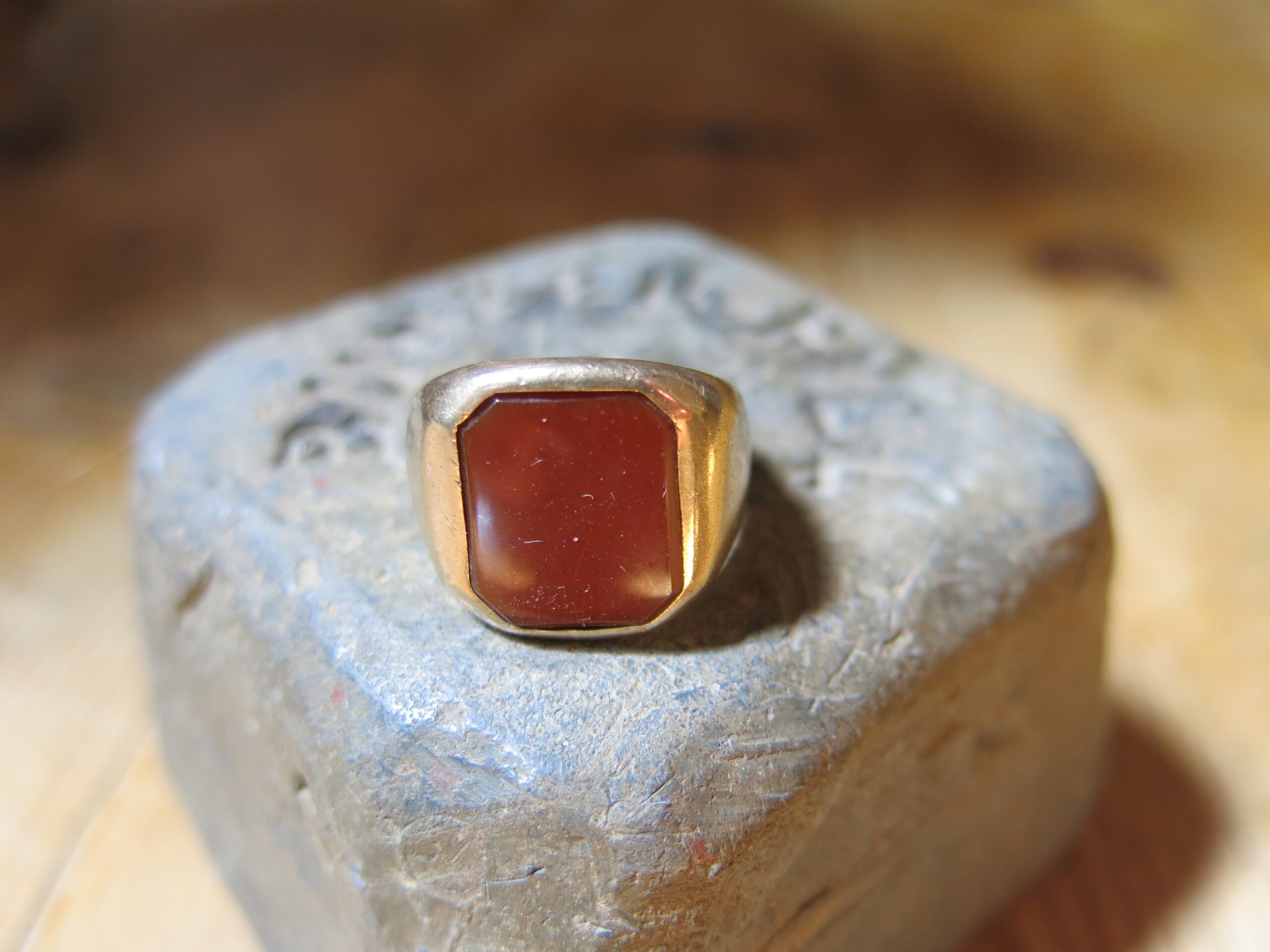 Vintage 10k Gold Carnelian Signet Ring