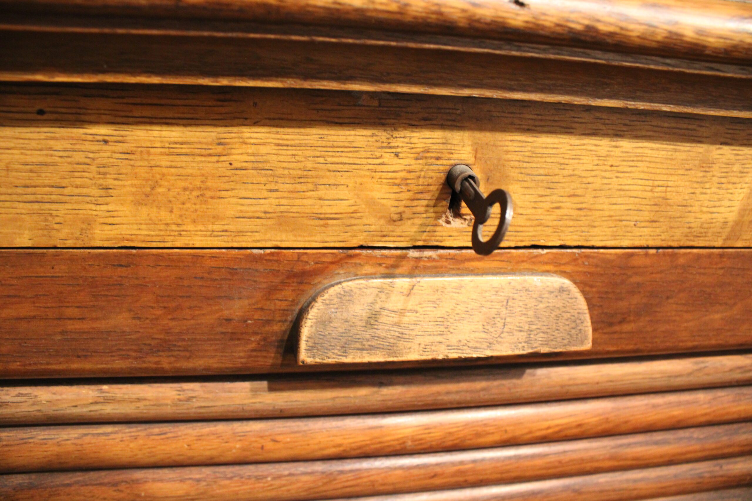 Shannon File Co. Oak Tambour Filing Cabinet c.1895-1910 - Image 5