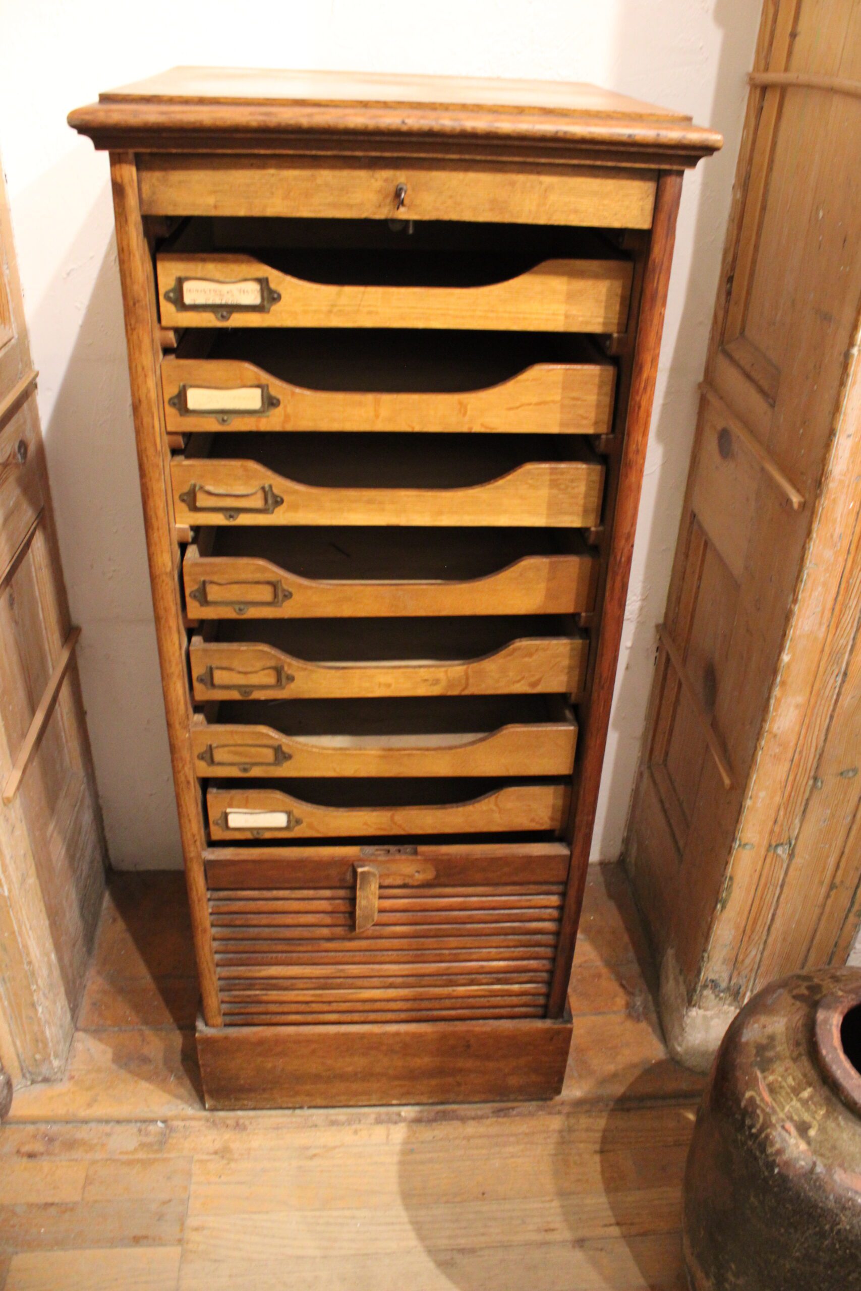 Shannon File Co. Oak Tambour Filing Cabinet c.1895-1910 - Image 9