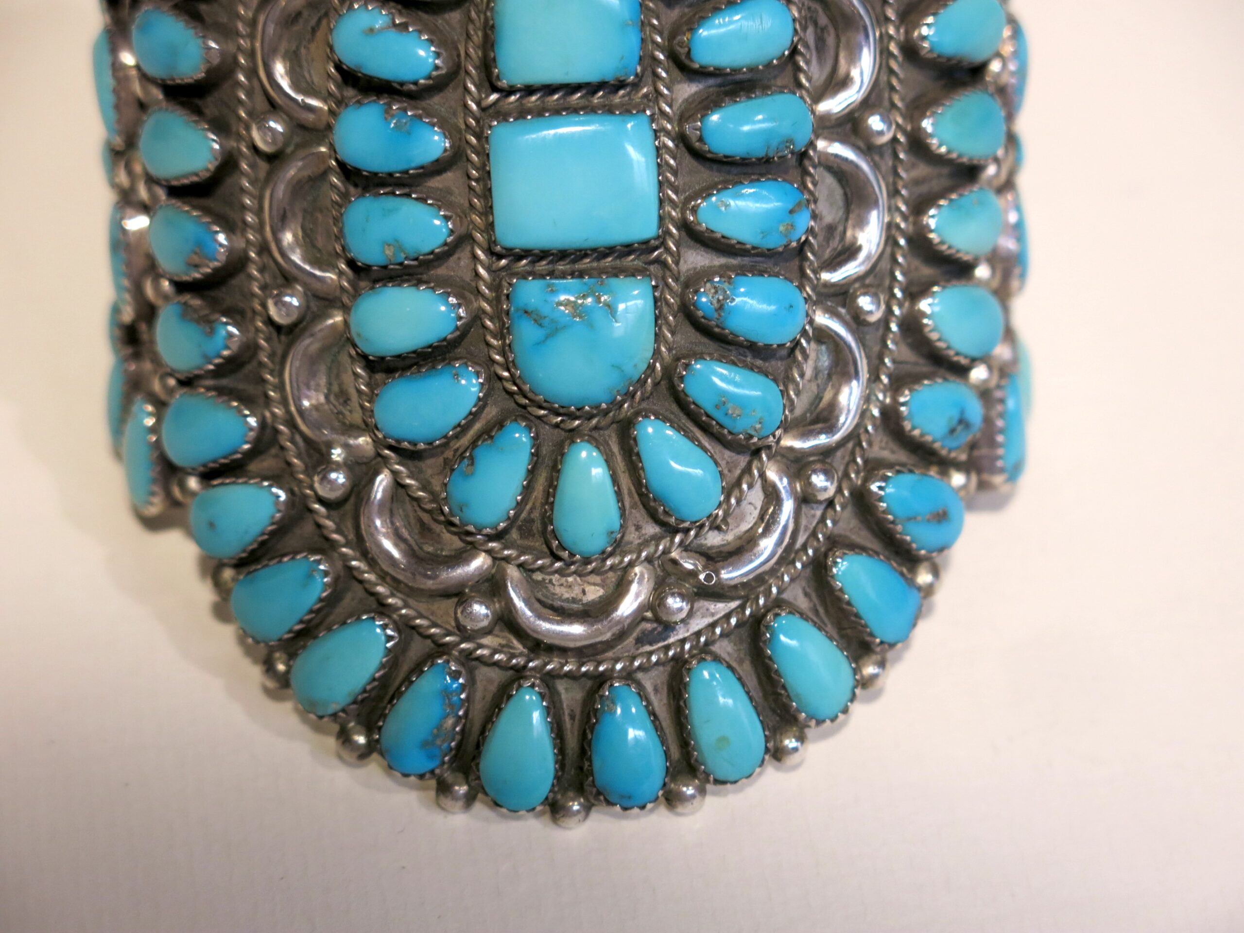 J&E Wilson Navajo Sterling Silver Sleeping Beauty Turquoise Cluster Cuff - Image 11