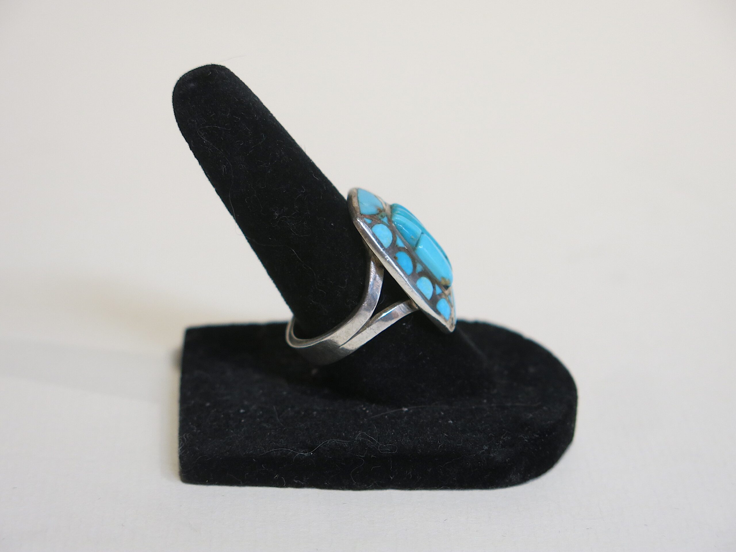 Signed D Stewart Zuni Sterling Silver Sleeping Beauty Turquoise Channel Inlay Ring - Image 4