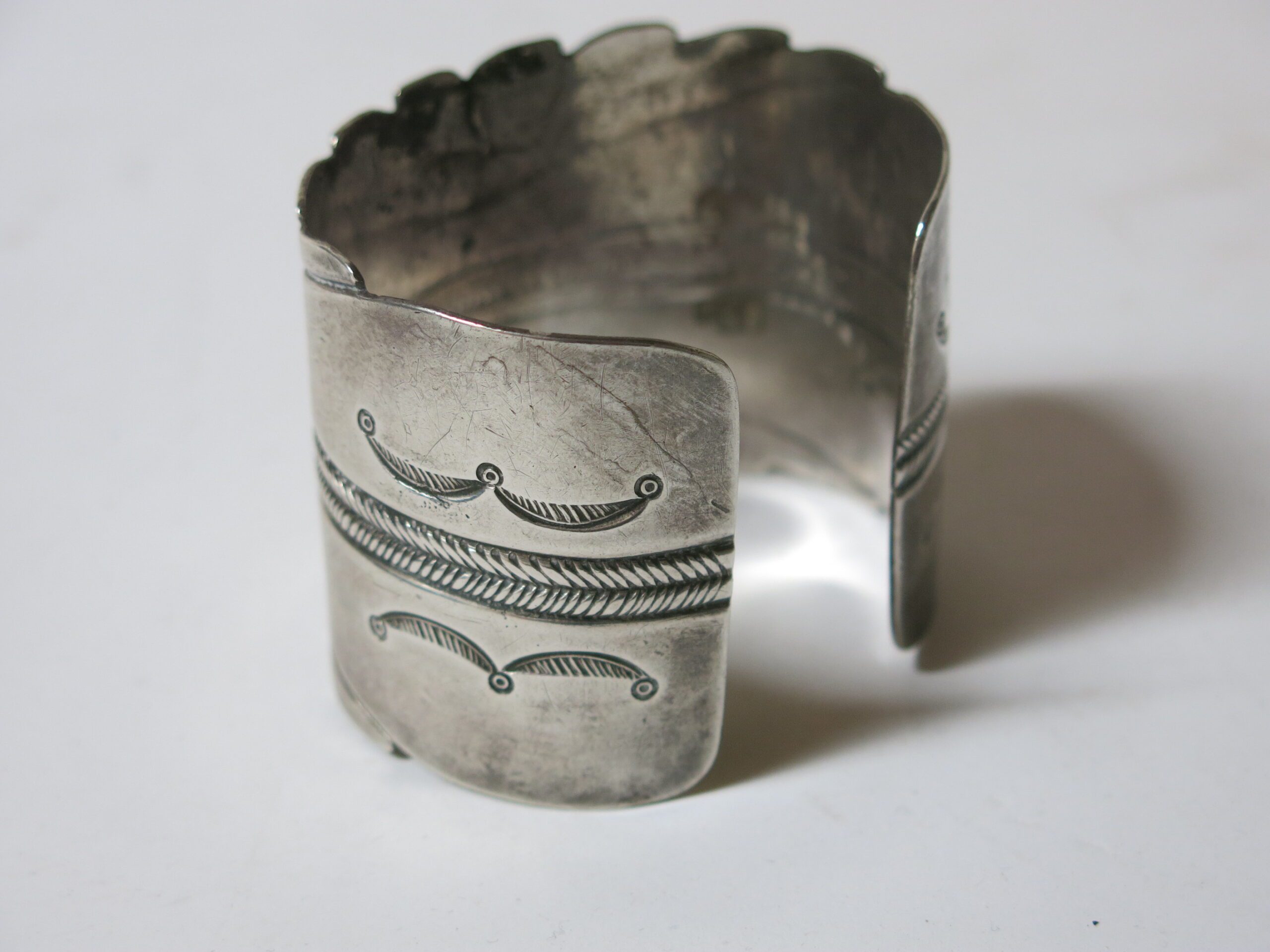 Southwest/Navajo Silver Feather-Design Cuff Bracelet, Unmarked - Image 5