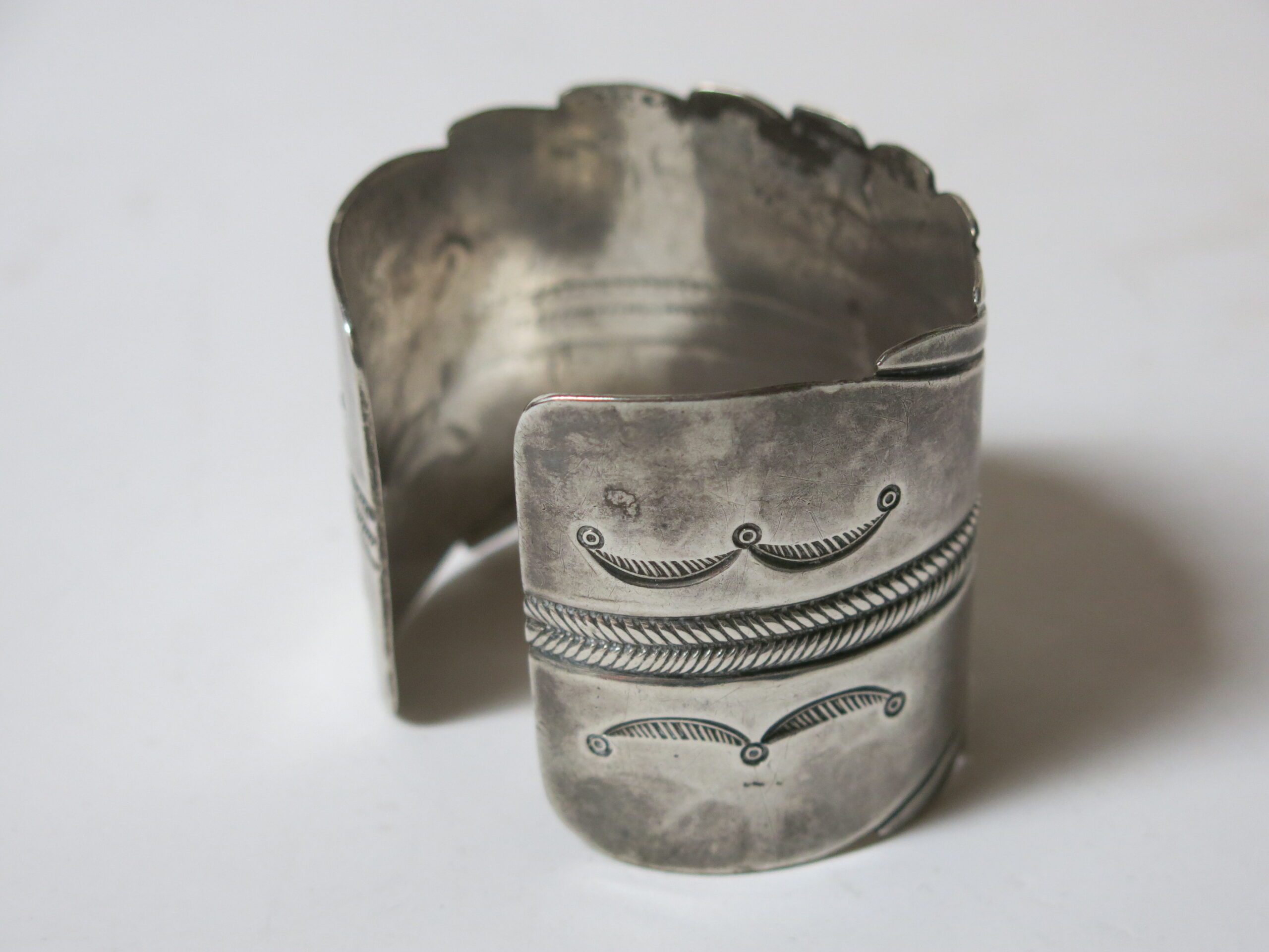 Southwest/Navajo Silver Feather-Design Cuff Bracelet, Unmarked - Image 6