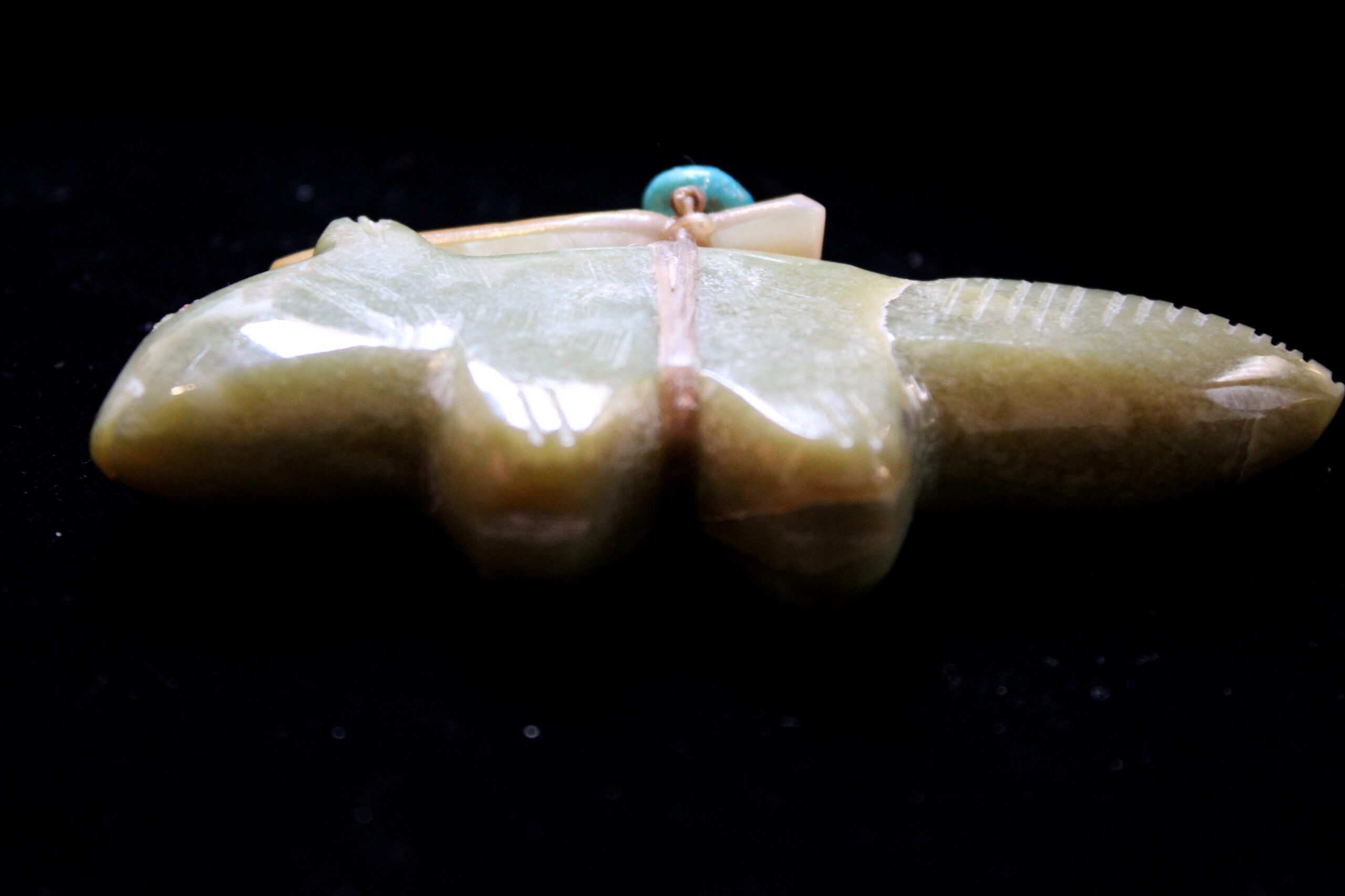Edna Leki Serpentine Zuni Wolf Fetish with Spirit Bundle - Image 7