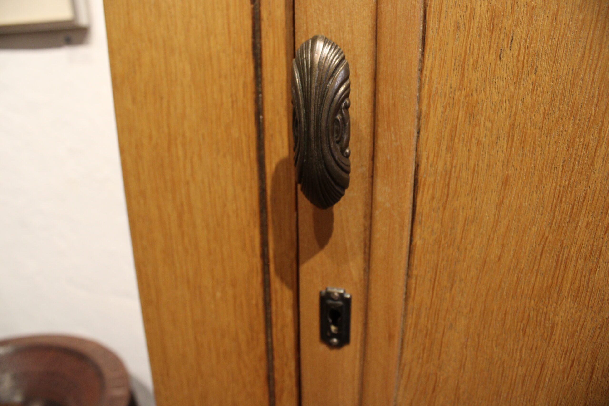Antique Belgian Art Deco Single Door Oak Wardrobe - Image 5