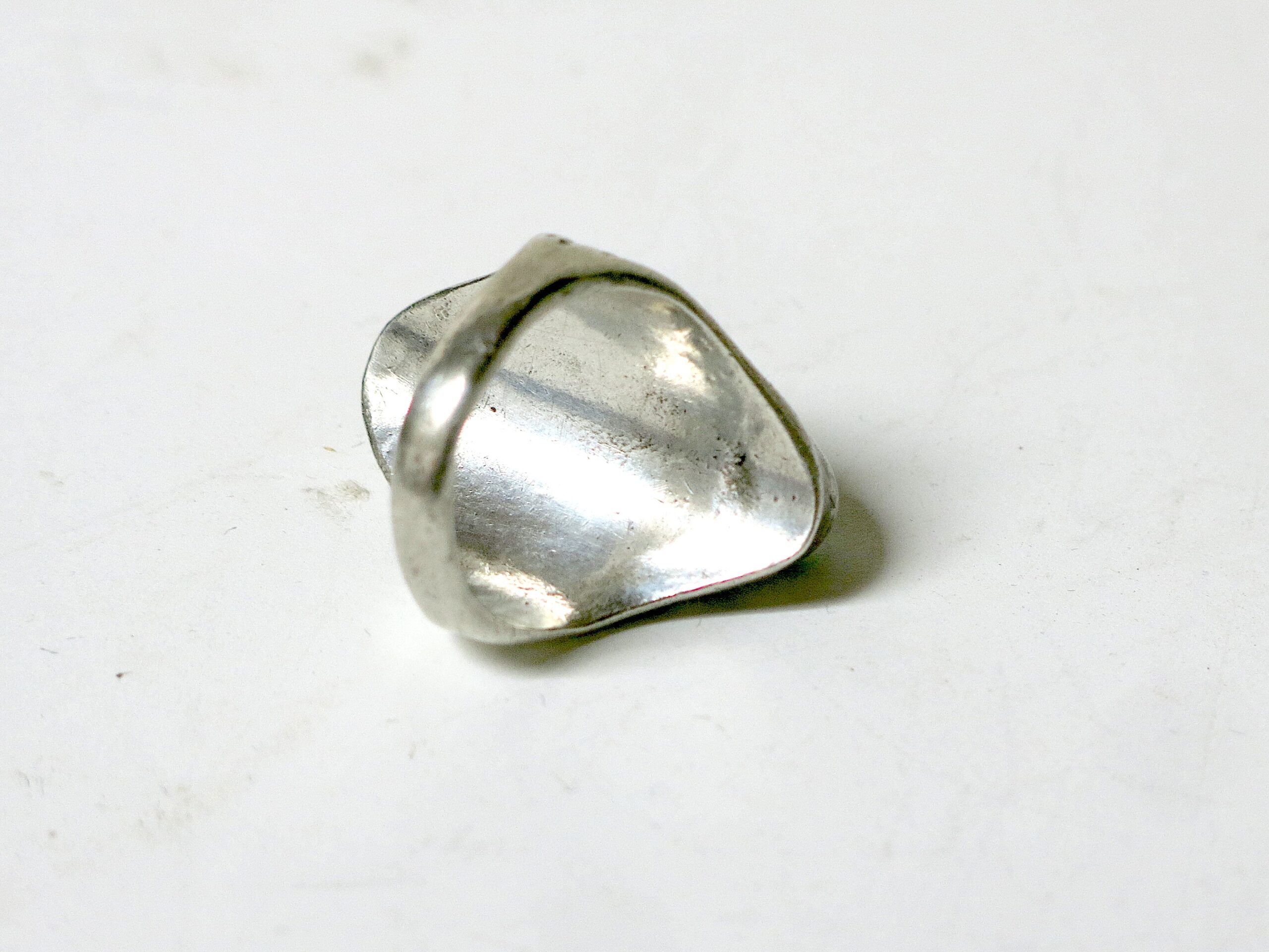 Old Pawn Navajo Three Stone Large Turquoise Ring - Image 5